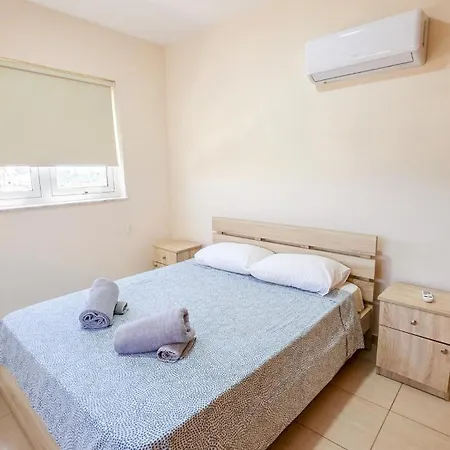 The Poolside Escape * لارنكا